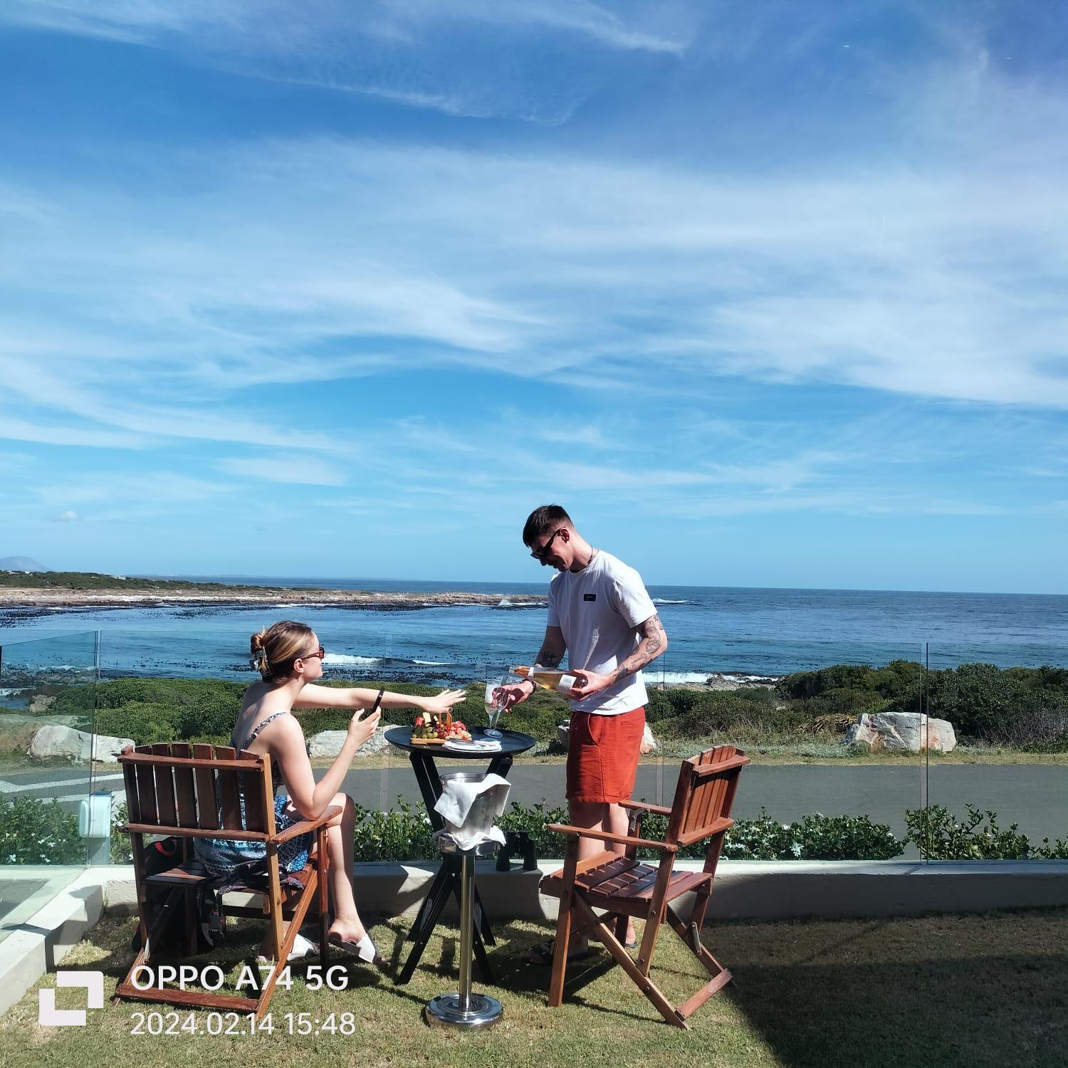 Schulphoek House Hermanus Exterior foto A braai in Hermanus, South Africa