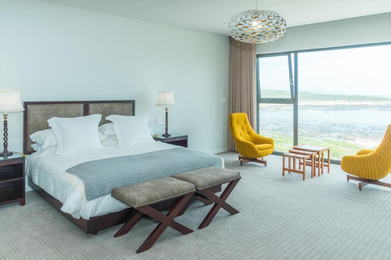 Schulphoek House Hermanus Exterior foto A bedroom at the hotel